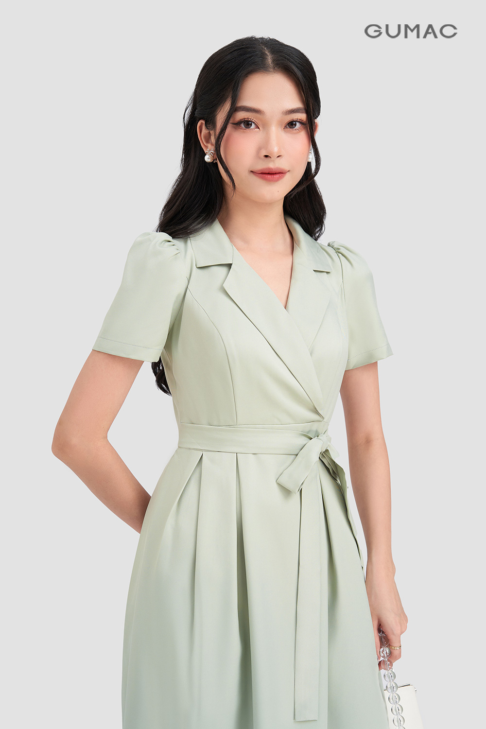 Đầm form dài cổ vest Đầm form dài cổ vest