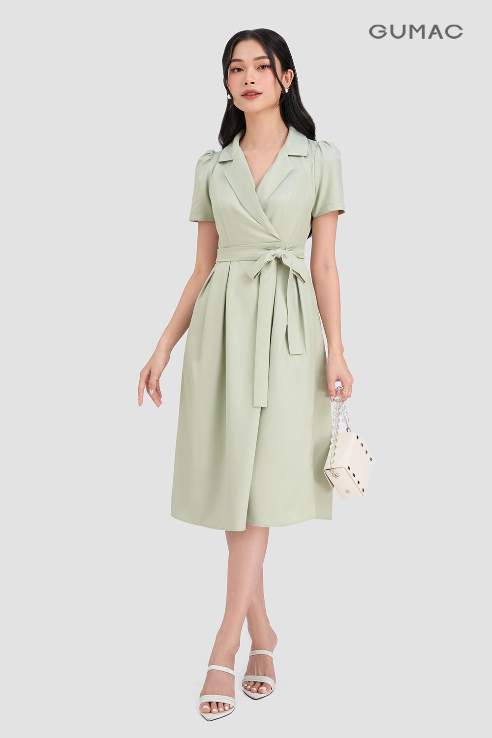 Đầm form dài cổ vest Đầm form dài cổ vest