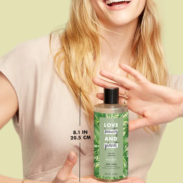 Sữa tắm Love Beauty And Planet detox sạch sâu lưu hương thanh mát với 100% tinh dầu tràm trà Úc