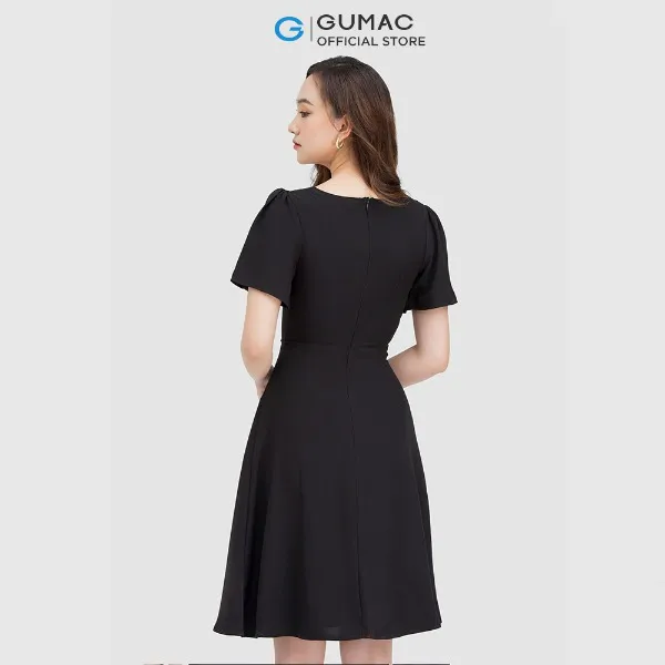 Đầm cổ xẻ phối nút thời trang GUMAC