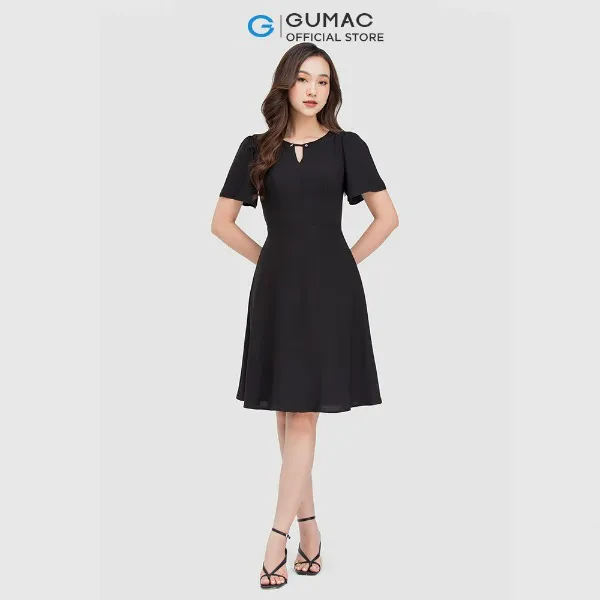 Đầm cổ xẻ phối nút thời trang GUMAC