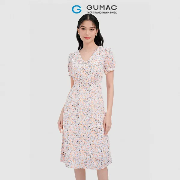 Đầm hoa nhí GUMAC cổ V phối viền đăng ten