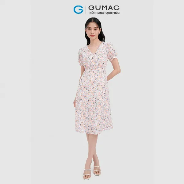 Đầm hoa nhí GUMAC cổ V phối viền đăng ten