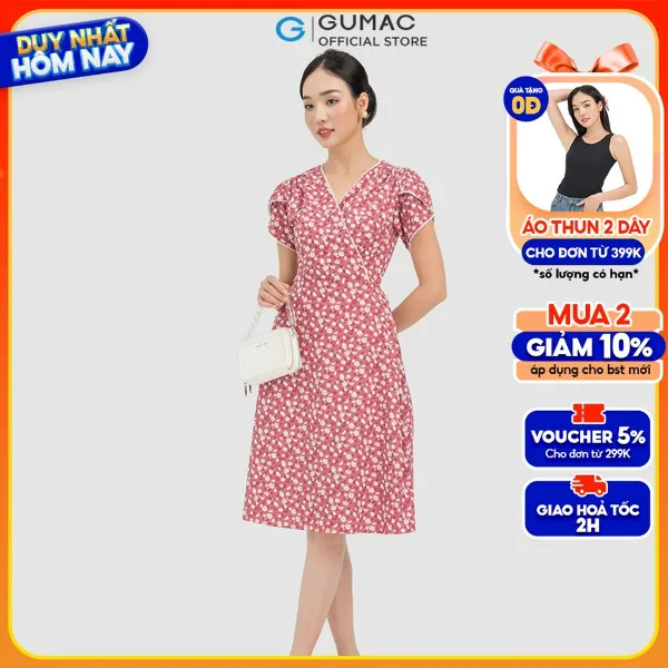 Đầm suông nữ thời trang màu hồng đắp chéo họa tiết hoa nhí GUMAC