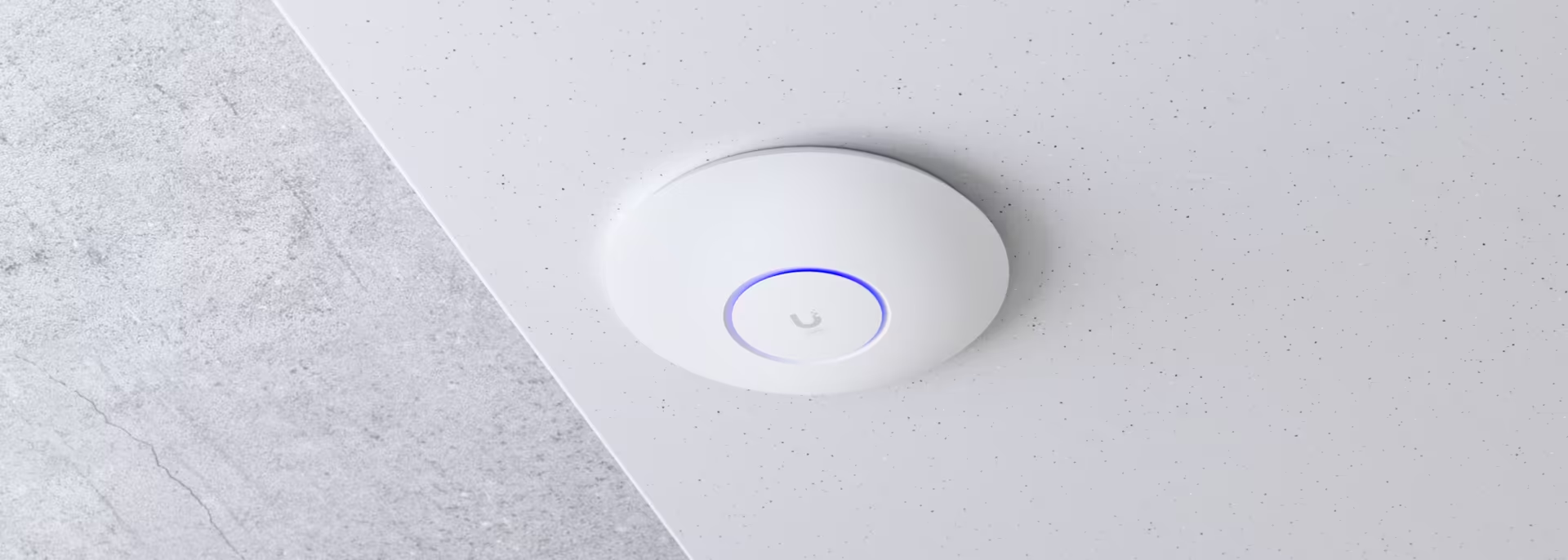 THIẾT BỊ WIFI UNIFI U6+ ĐƯỢC LẮP ĐẶT ỐP TRẦN HOẶC ỐP TƯỜNG