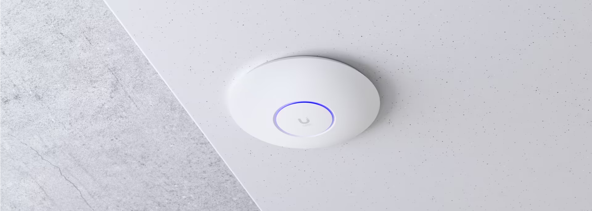 THIẾT BỊ WIFI UNIFI U6 Pro ĐƯỢC LẮP ĐẶT ỐP TRẦN HOẶC ỐP TƯỜNG
