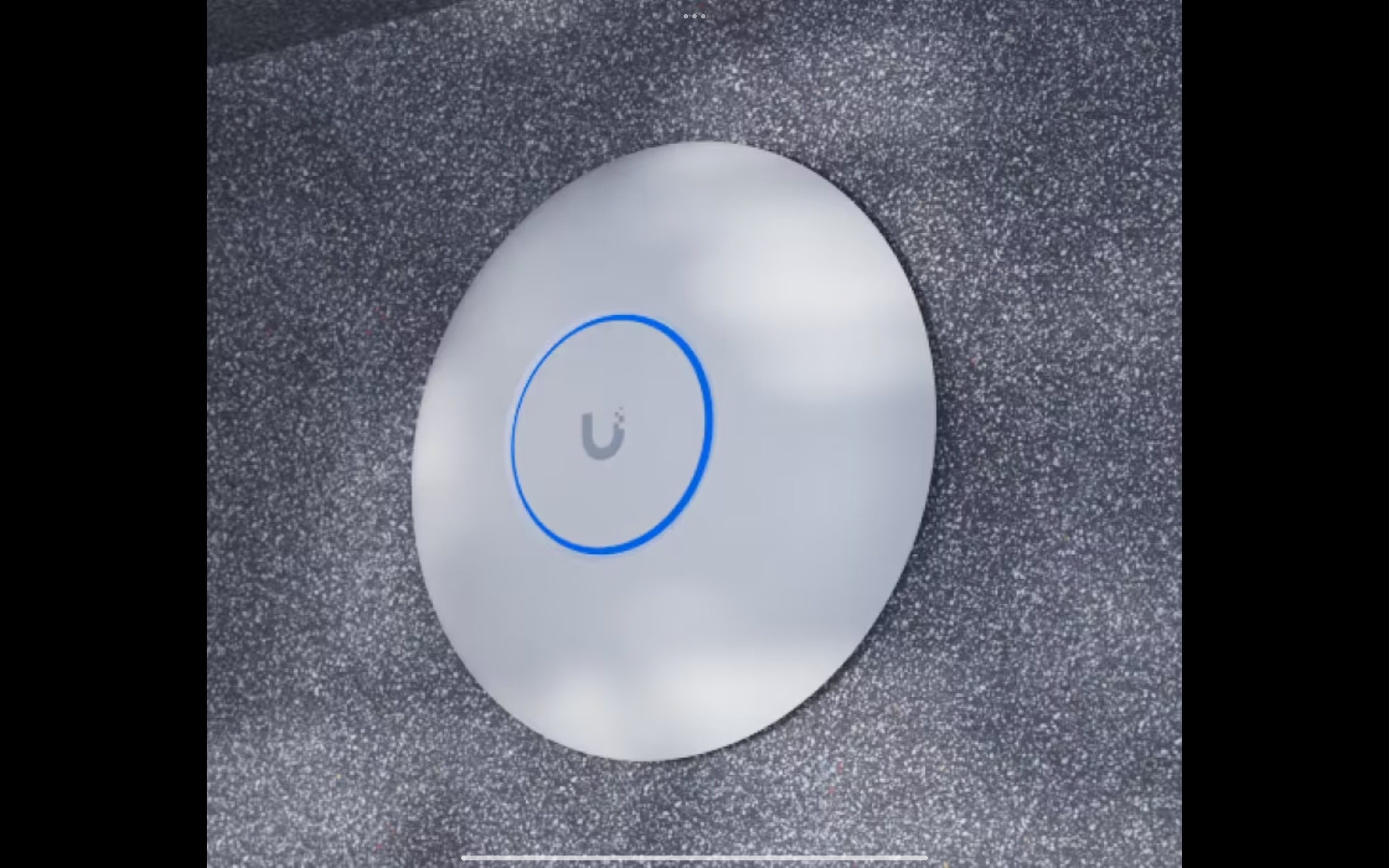 Lắp đặt UniFi U7 Long Range ốp tường