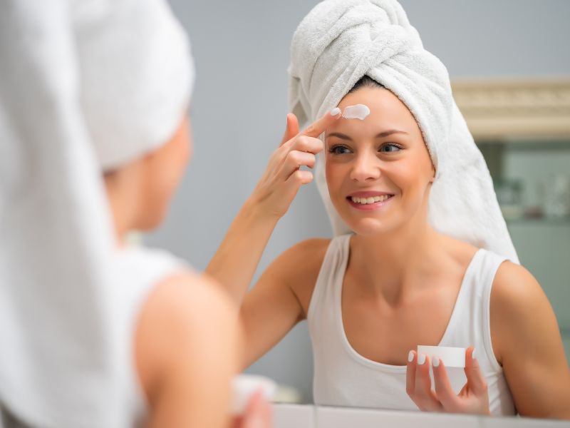 Các bước chăm sóc da mặt hàng ngày đơn giản và hiệu quả Các bước chăm sóc da mặt hàng ngày đơn giản và hiệu quả