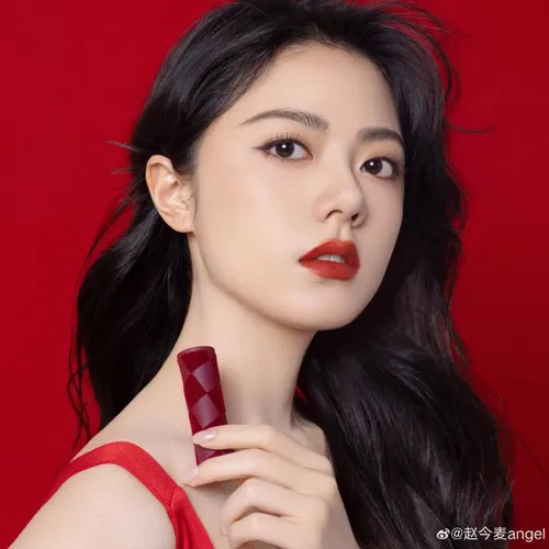 Son Lancome L'absolu Rouge Love Checkmate 196 French Touch - Valentine Day 2023