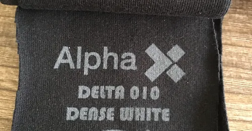 In trực tiếp logo - nhãn trên vải theo yêu cầu bằng máy in tampon