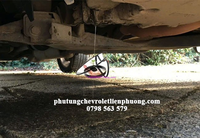 rò rỉ chất lỏng từ ống nước bị hư hỏng xe chevrolet cruze rò rỉ chất lỏng từ ống nước bị hư hỏng xe chevrolet cruze