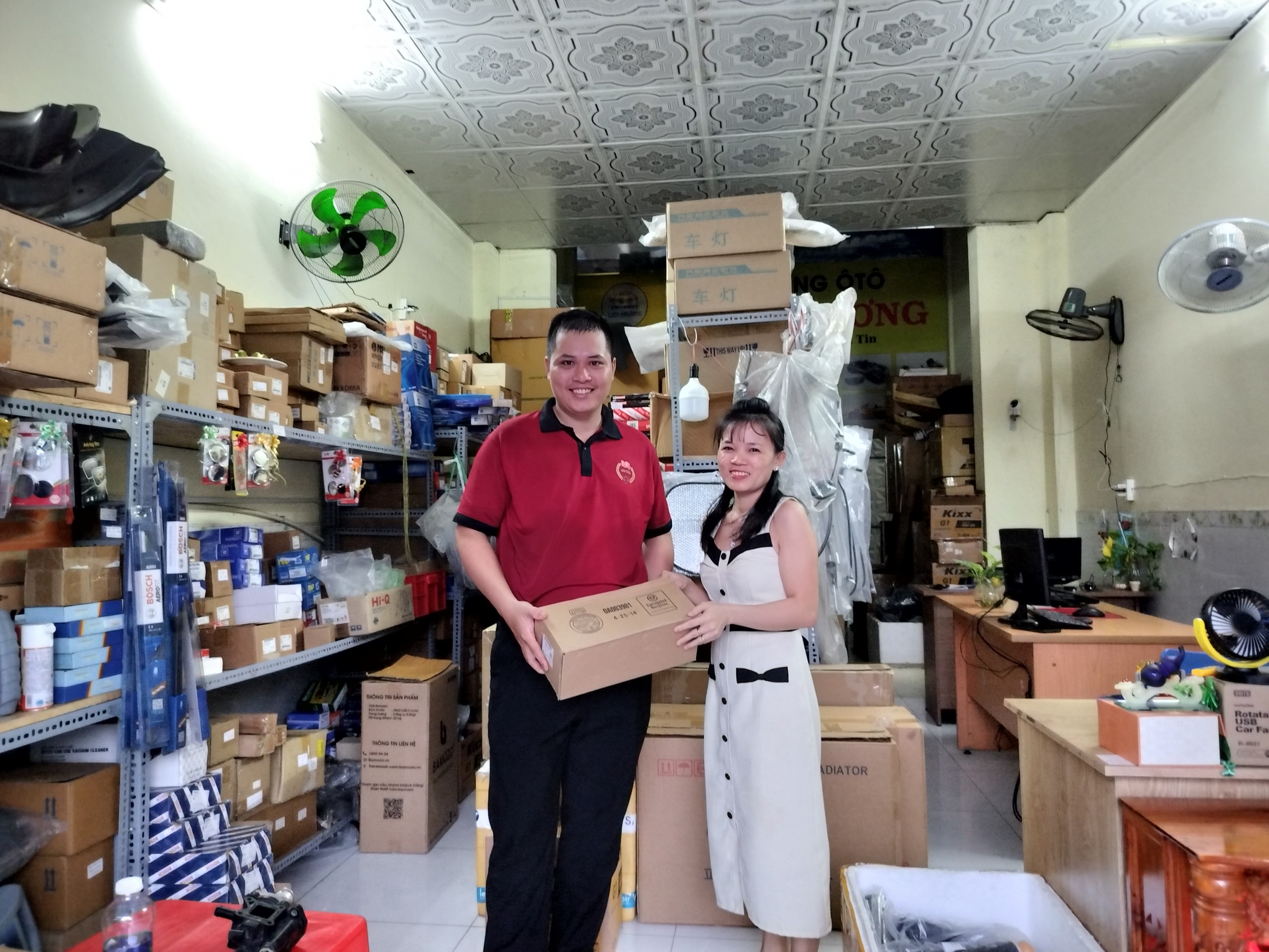 chăm sóc mọi anh em khách hàng gần xa tại phụ tùng ô tô liên phương chăm sóc mọi anh em khách hàng gần xa tại phụ tùng ô tô liên phương