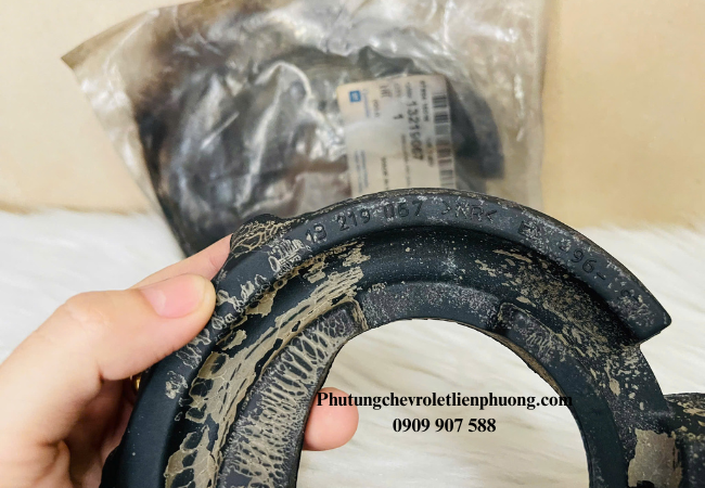 Đệm lò xo giảm xóc trước dưới Cruze không chỉ mang lại sự thoải mái khi di chuyển Đệm lò xo giảm xóc trước dưới Cruze không chỉ mang lại sự thoải mái khi di chuyển