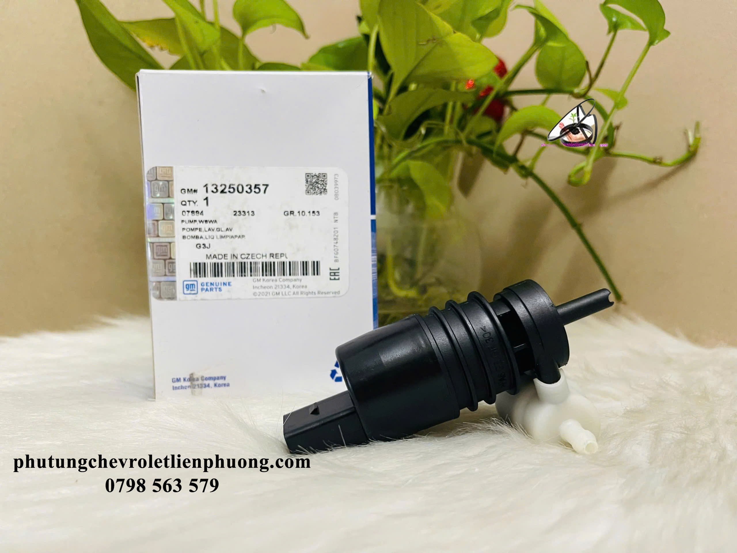 Mô tơ bơm nước rửa kính Orlando giúp làm sạch và tăng cường độ bền của mặt kính Mô tơ bơm nước rửa kính Orlando giúp làm sạch và tăng cường độ bền của mặt kính