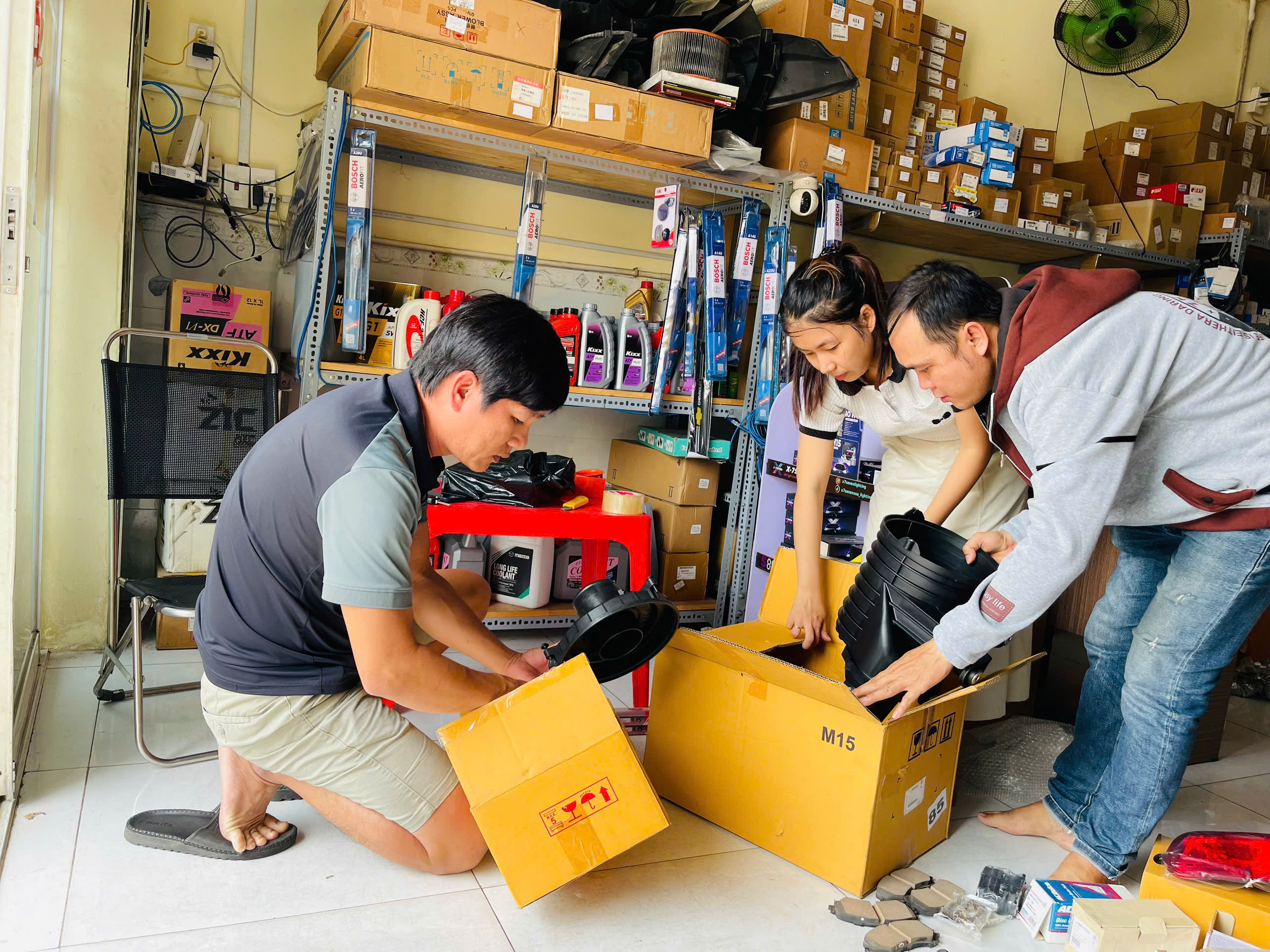 mua hàng tại cửa hàng phụ tùng chevrolet liên phương của nhiều anh em khách hàng mua hàng tại cửa hàng phụ tùng chevrolet liên phương của nhiều anh em khách hàng