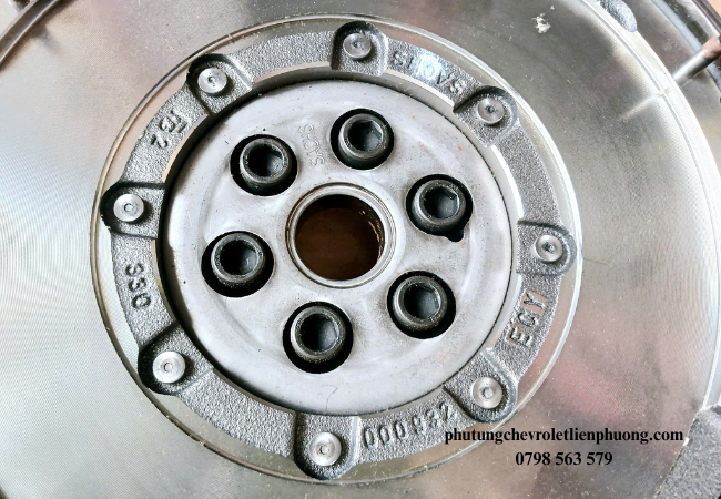 Bánh đà kép Chevrolet Captiva C140 chính hãng thường có độ bền cao hơn Bánh đà kép Chevrolet Captiva C140 chính hãng thường có độ bền cao hơn