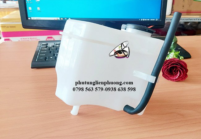 cấu tạo là một bình nhựa cao cấp, chất lượng cho xe hyundai cấu tạo là một bình nhựa cao cấp, chất lượng cho xe hyundai