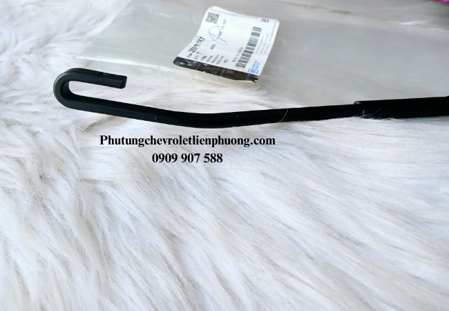 Cần gạt mưa sắt Captiva sử dụng chất liệu cao cấp và khung kim loại chắc chắn Cần gạt mưa sắt Captiva sử dụng chất liệu cao cấp và khung kim loại chắc chắn