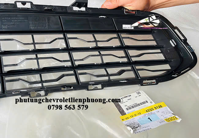 Mặt ca lăng dưới Cruze giúp tăng cường hiệu quả khí động học của xe, giảm lực cản  Mặt ca lăng dưới Cruze giúp tăng cường hiệu quả khí động học của xe, giảm lực cản