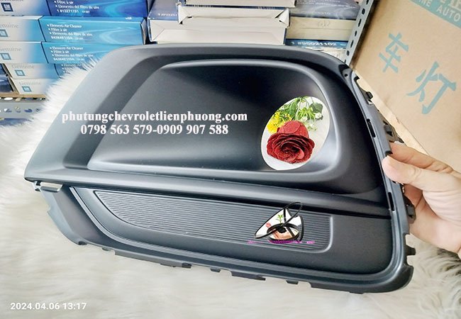 ốp đèn gầm đen trái chevrolet trax ốp đèn gầm đen trái chevrolet trax