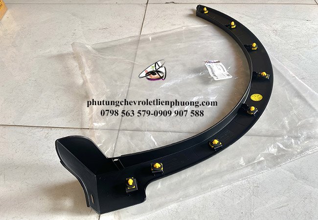 ốp nhựa được thiết kế để bảo về phần tai xe ốp nhựa được thiết kế để bảo về phần tai xe