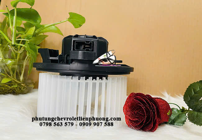 Quạt dàn lạnh xe Vinfast Fadil giúp phân phối luồng gió lạnh đều khắp cabin Quạt dàn lạnh xe Vinfast Fadil giúp phân phối luồng gió lạnh đều khắp cabin