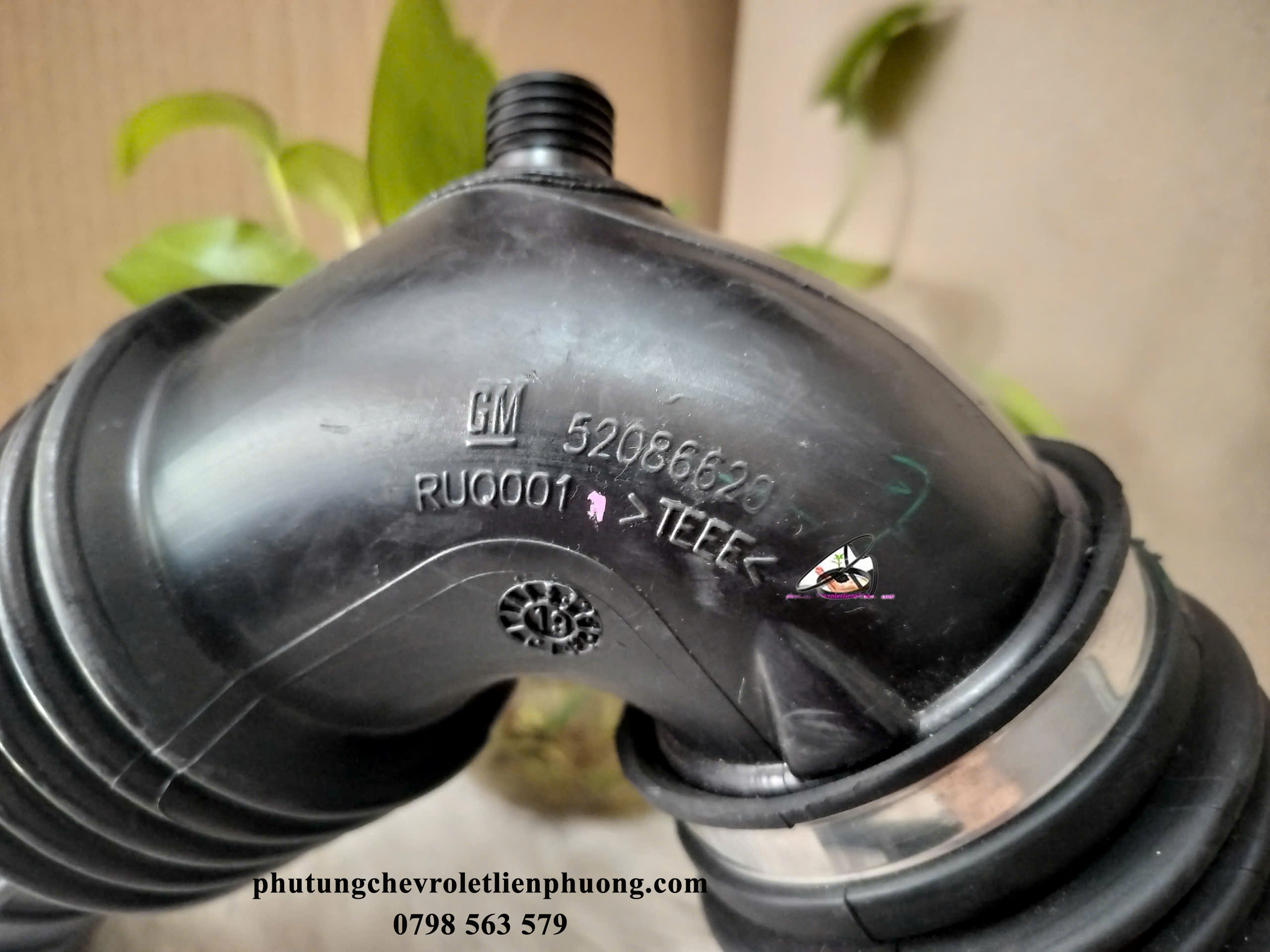 Ống hút gió vào hộp lọc gió Chevrolet Colorado là một bộ phận thiết yếu trong hệ thống động cơ của xe Ống hút gió vào hộp lọc gió Chevrolet Colorado là một bộ phận thiết yếu trong hệ thống động cơ của xe