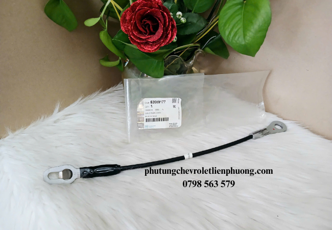 Dây cáp đỡ cửa thùng xe Colorado hỗ trợ và giữ cho cửa thùng sau luôn ở vị trí mở khi cần Dây cáp đỡ cửa thùng xe Colorado hỗ trợ và giữ cho cửa thùng sau luôn ở vị trí mở khi cần