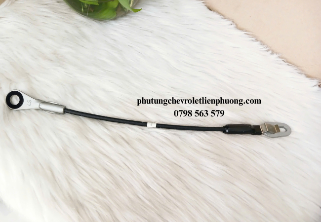 Dây cáp đỡ cửa thùng xe Colorado có hai đầu khuyết được thiết kế tinh tế để dễ dàng lắp đặt Dây cáp đỡ cửa thùng xe Colorado có hai đầu khuyết được thiết kế tinh tế để dễ dàng lắp đặt