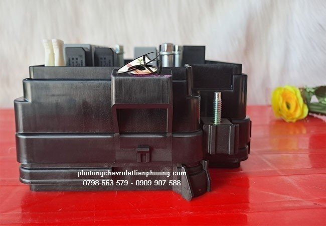 Thân hộp cầu chì xe colorado Thân hộp cầu chì xe colorado