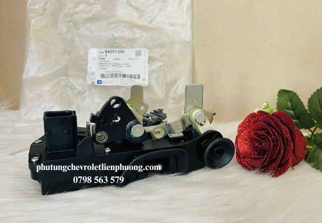 Cơ cấu khóa cửa sau trái Captiva điều khiển việc đóng/mở cửa phía sau bên trái Cơ cấu khóa cửa sau trái Captiva điều khiển việc đóng/mở cửa phía sau bên trái