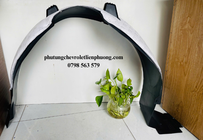 Lòng dè chắn bùn Captiva giúp bảo vệ các bộ phận quan trọng dưới gầm xe Lòng dè chắn bùn Captiva giúp bảo vệ các bộ phận quan trọng dưới gầm xe