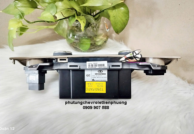 linh kiện trên bảng điều khiển điều hòa nổi bật, nhạy bén linh kiện trên bảng điều khiển điều hòa nổi bật, nhạy bén