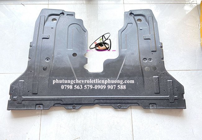 Thiết kế của chắn máy gầm Chevrolet Cruze rất tinh tế với kích thước chuẩn xác Thiết kế của chắn máy gầm Chevrolet Cruze rất tinh tế với kích thước chuẩn xác