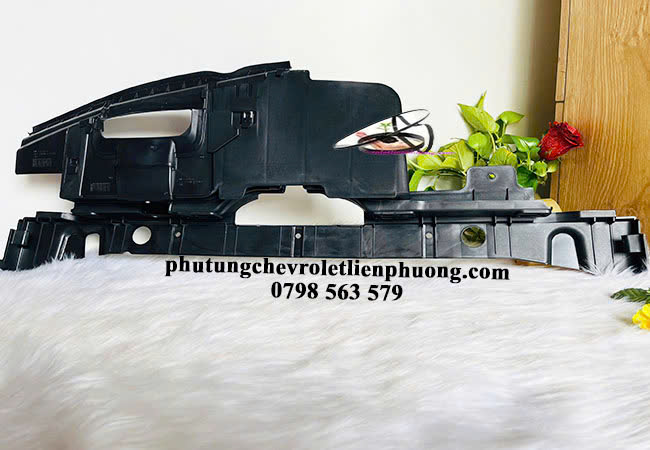 ốp che khóa capo Cruze giúp tăng cường độ bền cho khóa capo ốp che khóa capo Cruze giúp tăng cường độ bền cho khóa capo