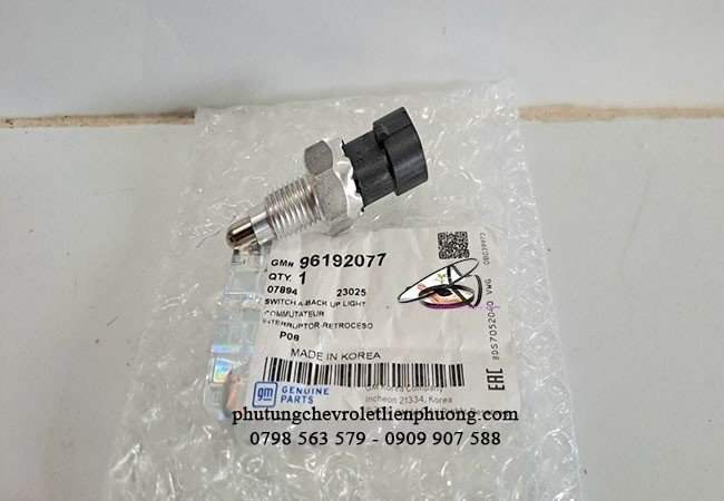 Cảm biến đèn lùi xe ô tô laceti Cảm biến đèn lùi xe ô tô laceti