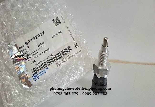 Cảm biến đèn lùi xe ô tô laceti Cảm biến đèn lùi xe ô tô laceti