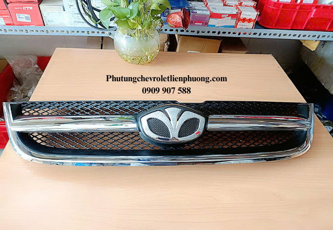 Mặt ca lăng Chevrolet Lacetti giúp che chắn két nước, quạt gió, dàn nóng điều hòa Mặt ca lăng Chevrolet Lacetti giúp che chắn két nước, quạt gió, dàn nóng điều hòa