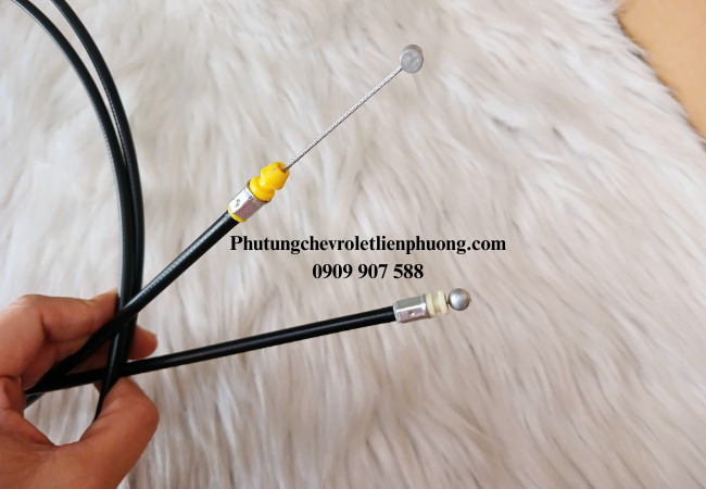 Dây cáp mở cốp sau Gentra làm từ chất liệu bền bỉ và chống ăn mòn, đảm bảo tuổi thọ lâu dài Dây cáp mở cốp sau Gentra làm từ chất liệu bền bỉ và chống ăn mòn, đảm bảo tuổi thọ lâu dài