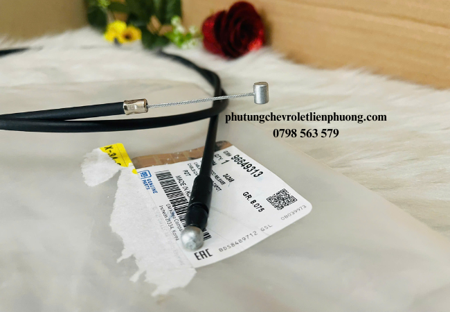 Được cấu tạo từ thép xoắn chịu lực bọc nhựa PVC chống mài mòn Được cấu tạo từ thép xoắn chịu lực bọc nhựa PVC chống mài mòn