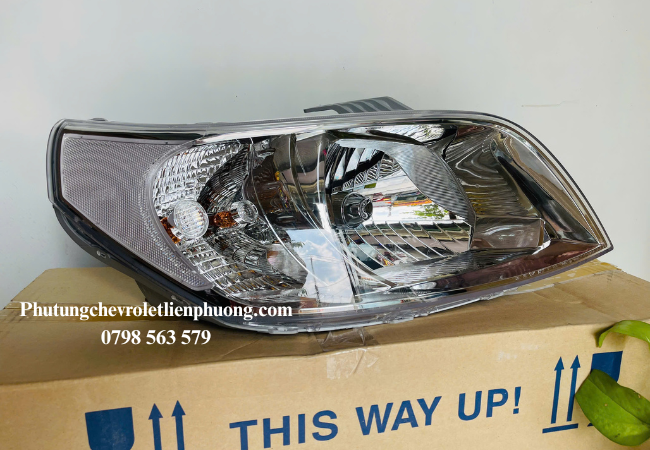 Đèn pha phải Chevrolet Aveo giúp dễ dàng nhận diện các vật cản và điều kiện giao thông Đèn pha phải Chevrolet Aveo giúp dễ dàng nhận diện các vật cản và điều kiện giao thông