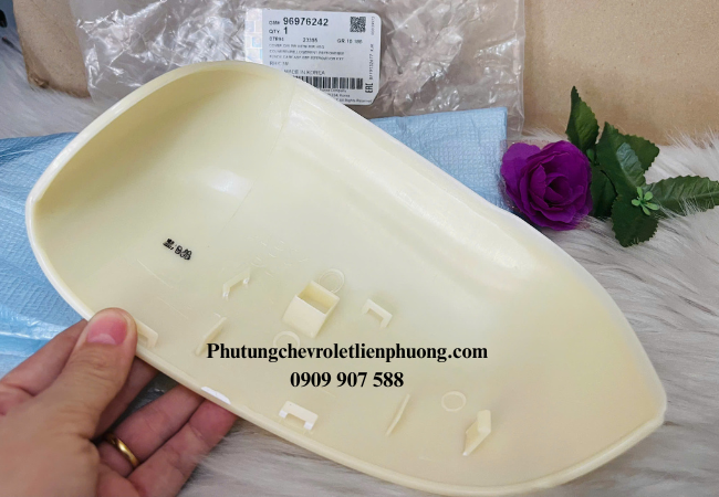 Chức năng chính của ốp gương là bảo vệ gương khỏi các va chạm từ bên ngoài Chức năng chính của ốp gương là bảo vệ gương khỏi các va chạm từ bên ngoài