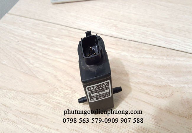 Mô tơ bơm nước rửa kính xe hyundai santafe Mô tơ bơm nước rửa kính xe hyundai santafe