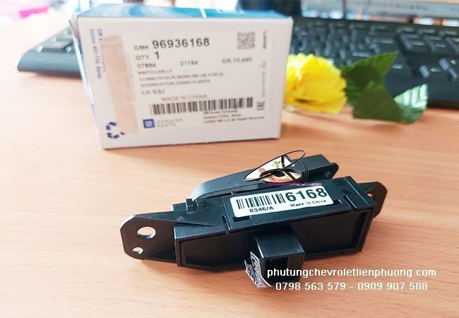 công tắc điều khiển chốt khóa cửa xe laceti nhập được thiết kế sang trọng, có tính thẩm mỹ cao công tắc điều khiển chốt khóa cửa xe laceti nhập được thiết kế sang trọng, có tính thẩm mỹ cao