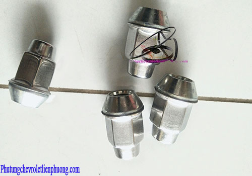 Ê cu tắc kê bắt bánh xe Chevrolet Colorado Ê cu tắc kê bắt bánh xe Chevrolet Colorado