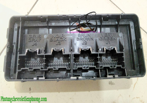 Hộp điều khiển điều hòa xe Chevrolet Cruze chính hãng Chi tiết giắc cắm của hộp điều khiển điều hòa xe Cruze