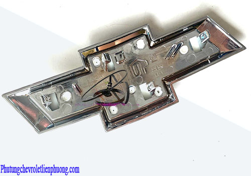 Logo trước Chevrolet Captiva 2013-2015 C140 chính hãng Mặt sau logo xe Chevrolet Captiva 2013-20145 C140 chính hãng