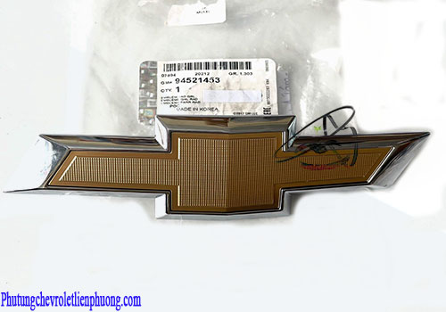 Logo trước Chevrolet Captiva 2013-2015 C140 chính hãng Tem mác và mã số chính hãng của logo trước Captiva C140 chính hãng