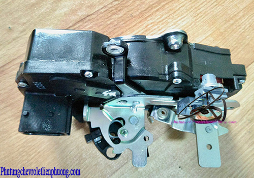 Cơ cấu ổ khóa ngậm cửa trước trái xe Chevrolet Captiva Cơ cấu ổ khóa ngậm cửa trước bên trái xe Captiva