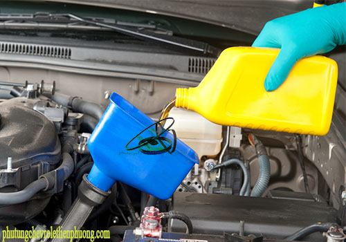 Bình dầu trợ lực phanh xe Chevrolet Spark M200 Thêm dầu phanh vào bình dầu trợ lực